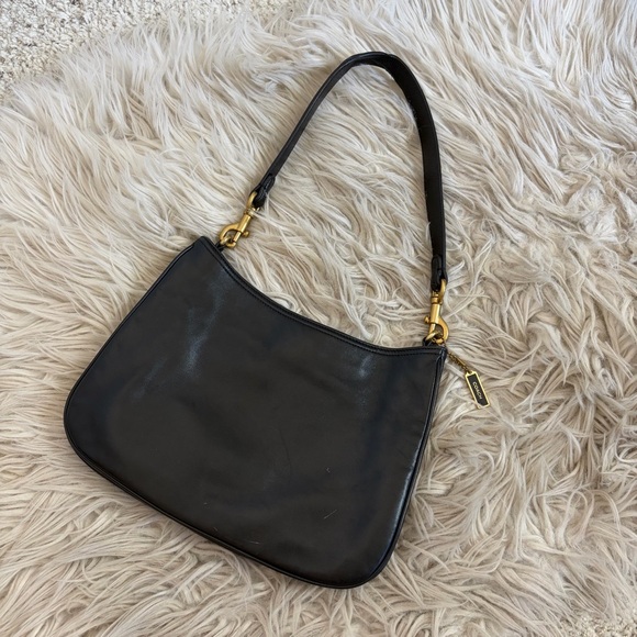 Coach Handbags - Authentic Vintage Coach Black Leather Shoulder Bag 8165